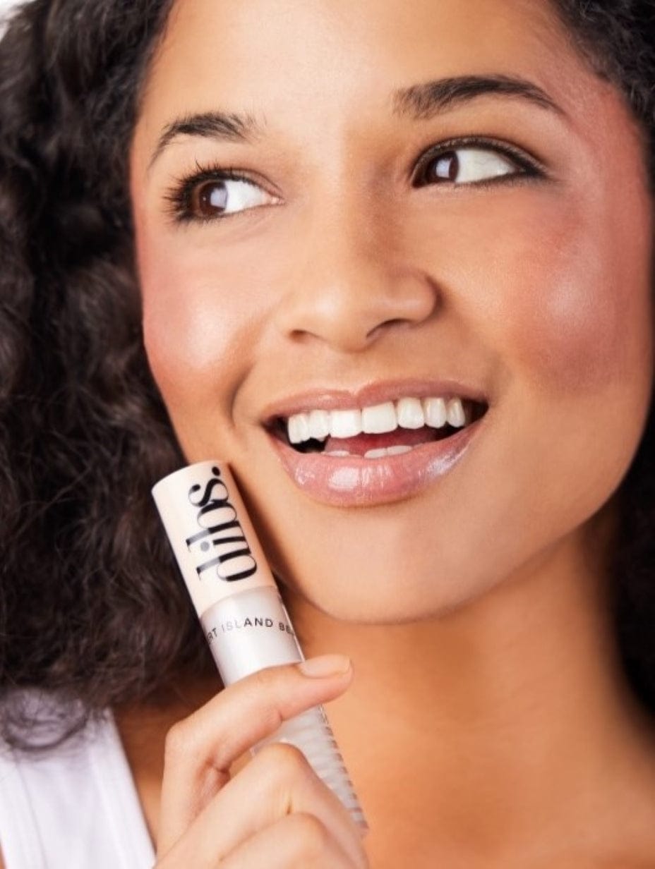 Go To Glossy Balm - Favorite Child - Sheer Shimmer - Model Image