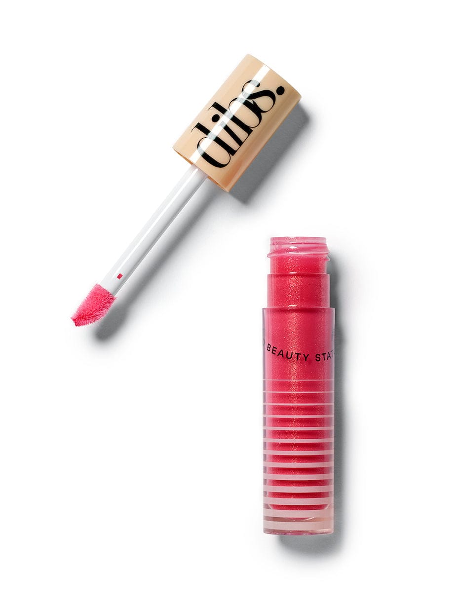 Go To Glossy Balm - Strawberry Summer - Strawberry Pink Shimmer - Model Image