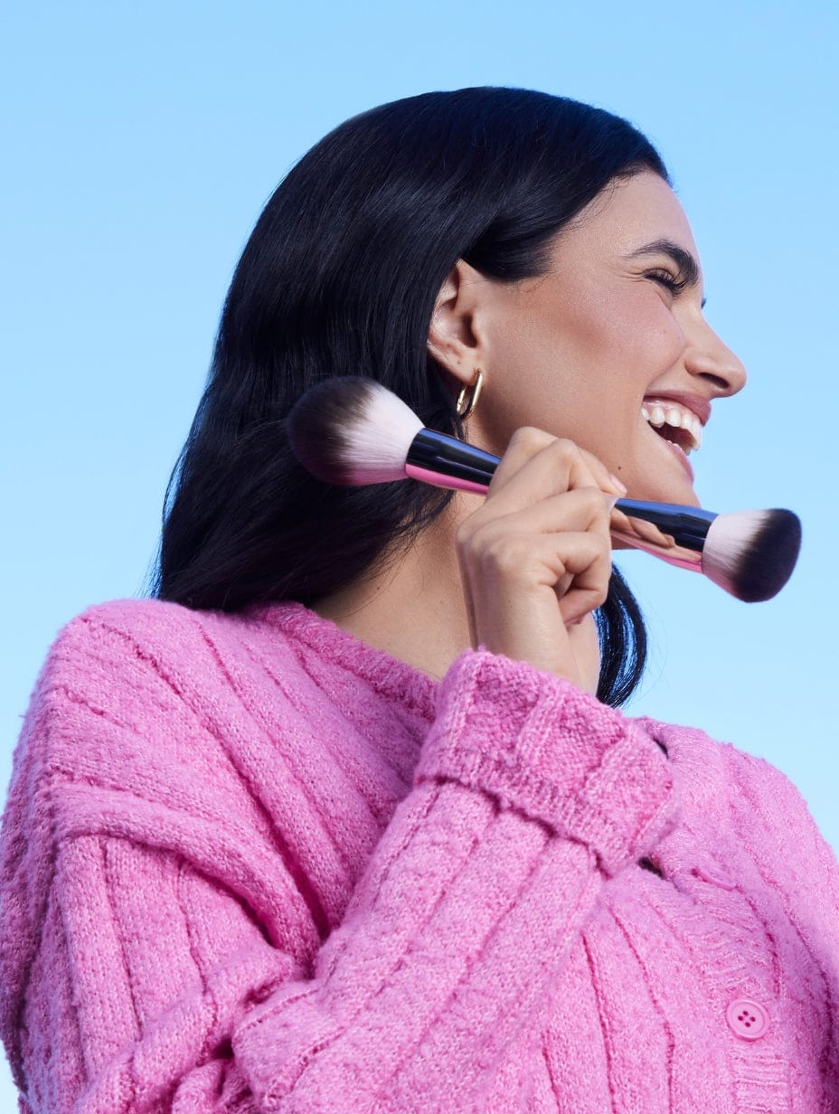 Brush Essentials Set - Duo Brush Face - Model Image