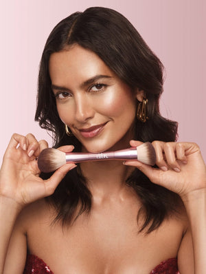 Duo Brush Face Pink Edt - Model Image